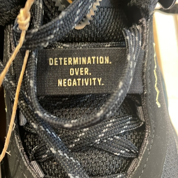 NWT - D.O.N. Issue 3 Basketball sneakers - size 6.5 - black and gold - Picture 4 of 9